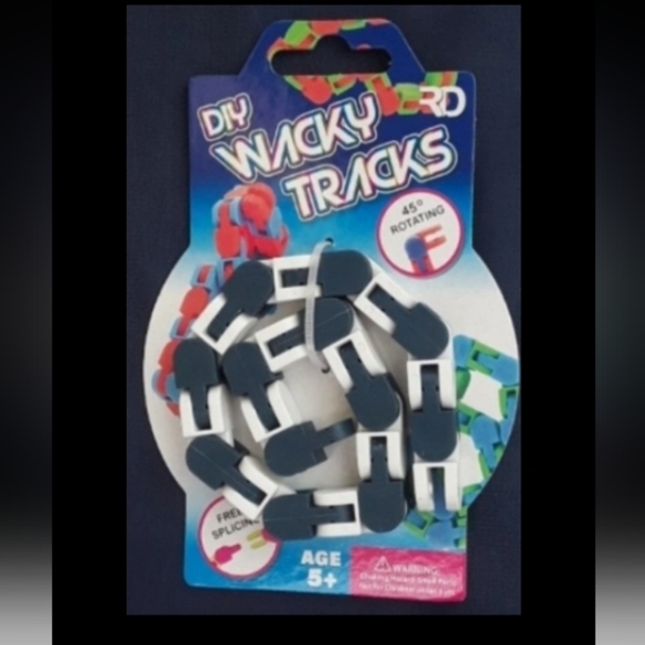 Set of 6 Wacky Tracks Fidget Toy Bundle + Stretch Armstrong - Picture 2 of 7